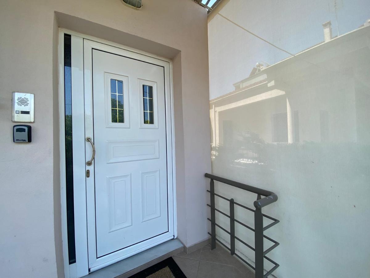 Cozy And Quiet Mini City Apartment Trikala  Ngoại thất bức ảnh