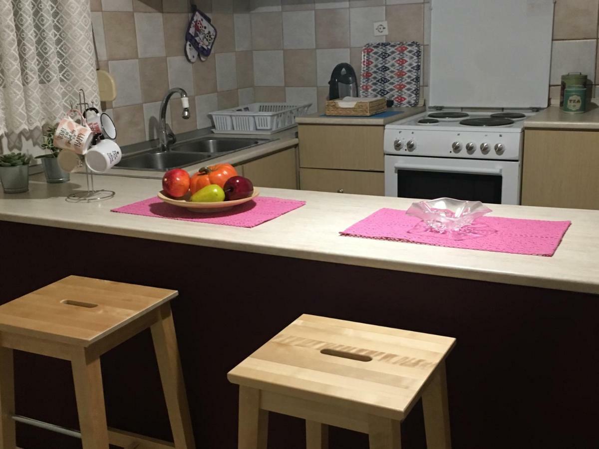 Cozy And Quiet Mini City Apartment Trikala  Ngoại thất bức ảnh